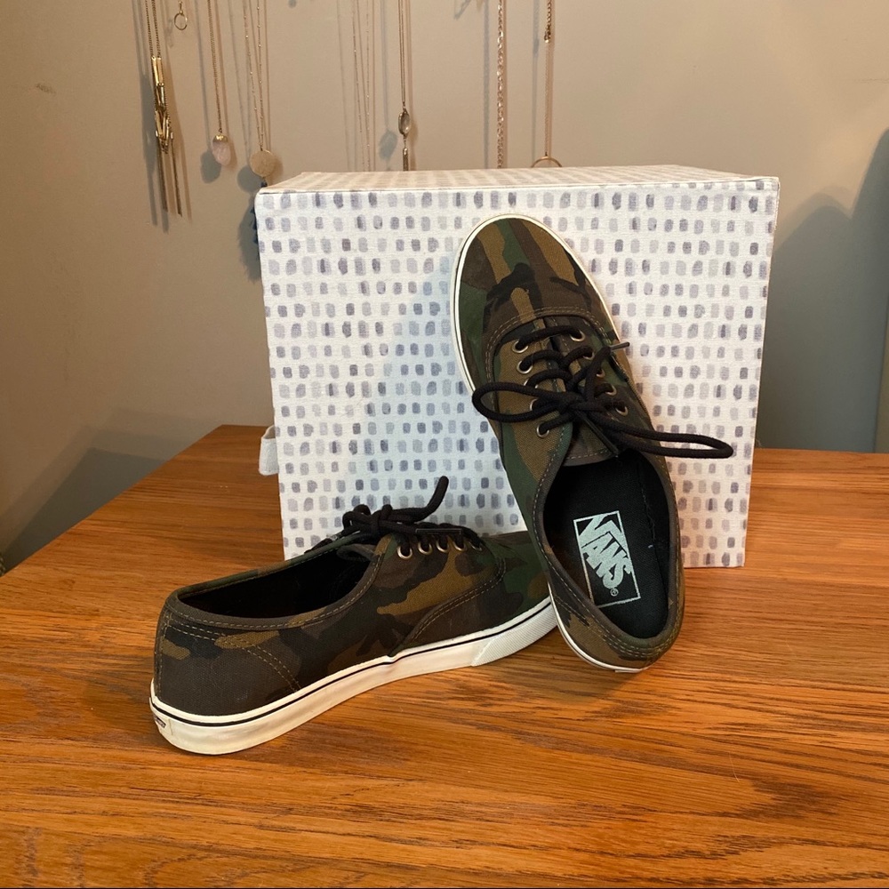 Women’s Camo Vans, size 7.5